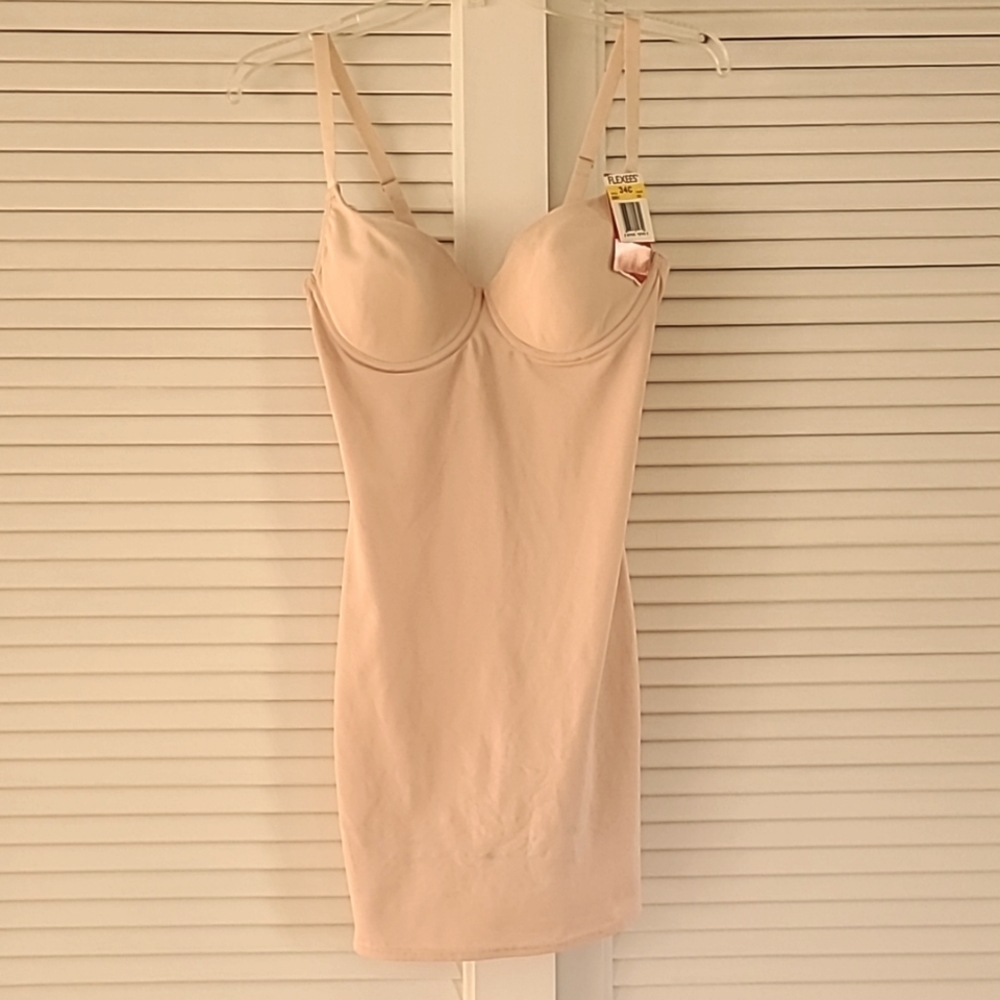 Flexees Full Slip Body Shaper w/Straps & Lined Underwire Cups. Sz 34C. Nude